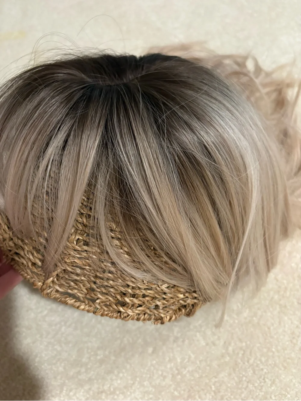 Layered Ombre Blonde Women's Wig - Natural Ash Blonde to Light Blonde